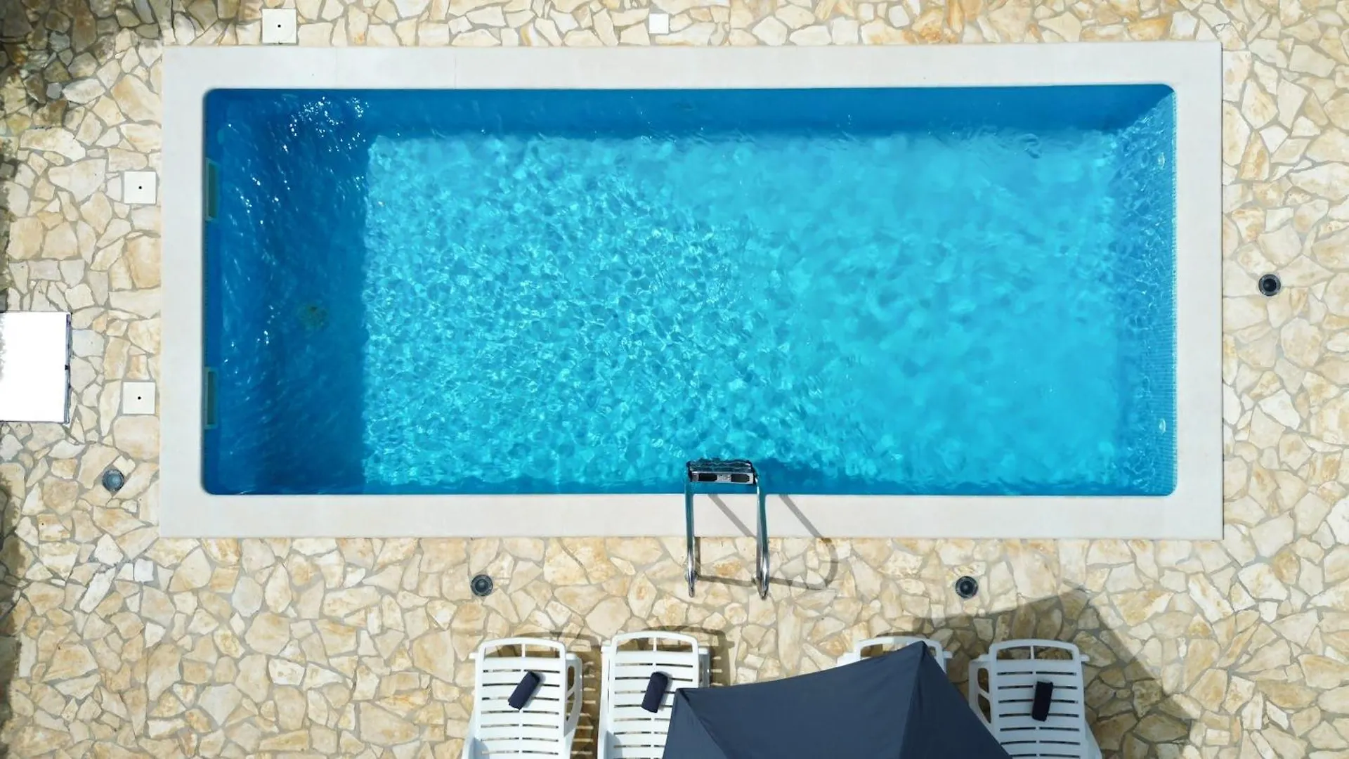 Villa Lara II With Private Pool Liznjan