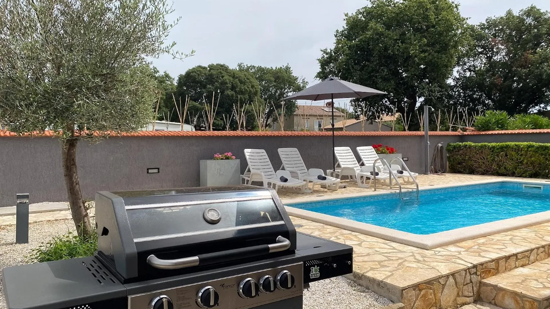 Villa Lara II With Private Pool Liznjan