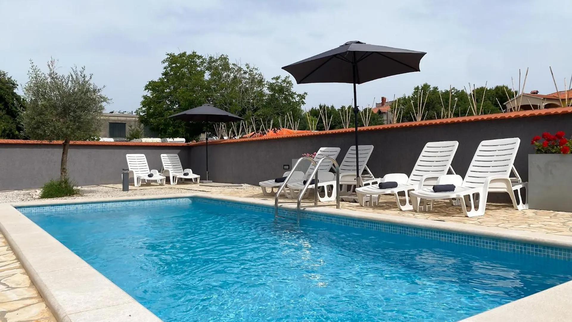 Villa Lara II With Private Pool Liznjan